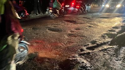 Kota Bekasi - Kondisi jalan berlubang di kawasan Alinda Bekasi Utara, Selasa (1/1/2026). Foto: Dok.Rani Yuswanti