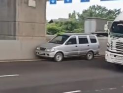 Pengemudi Panther Meninggal Dunia di Tol Japek