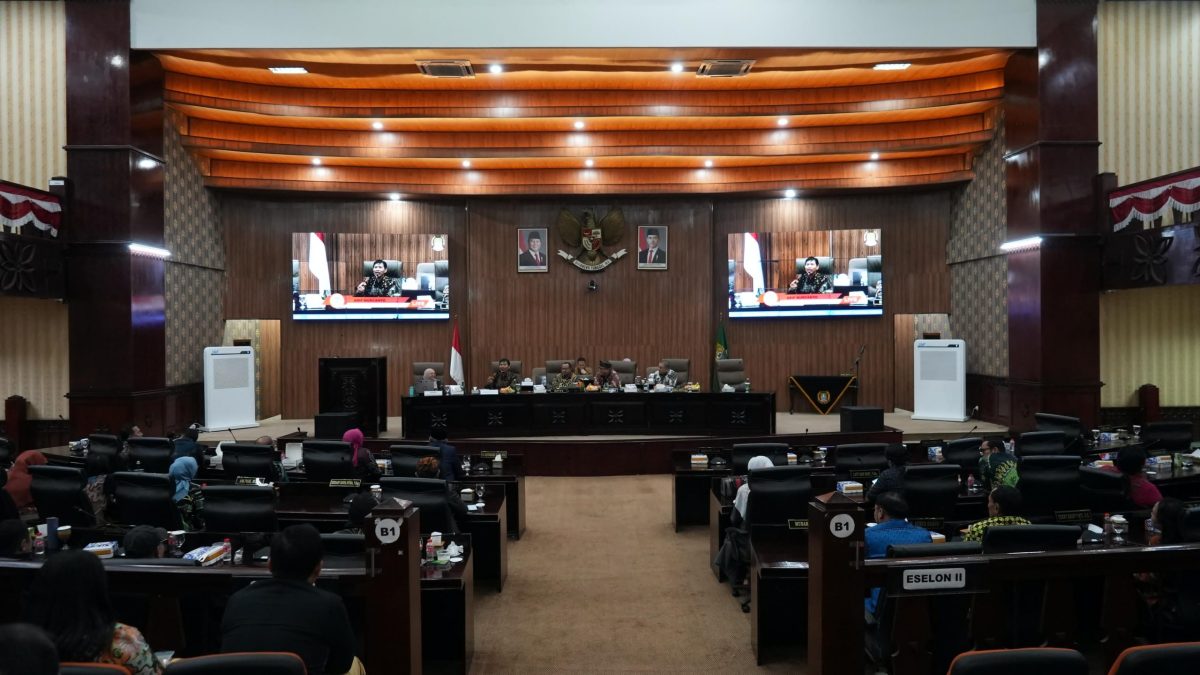 Kota Bekasi - Suasana rapat di ruang paripurna DPRD Kota Bekasi bersama dengan perwakilan KPK, Jumat (23/1/2026). Foto: Ist/Gobekasi.id.