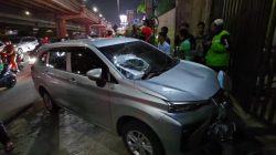 Kabur Usai Tabrak Motor, Minibus di Bekasi Diamuk Massa Hingga Hancur