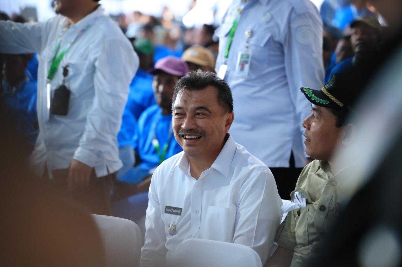 Kota Bekasi - Wali Kota Bekasi Abdul Harris Bobihoe saat menghadiri peresmian swasembada beras di Karawang yang dibuka langsung Presiden Prabowo Subianto, Rabu (7/1/2026). Foto: Ist/Gobekasi.id.