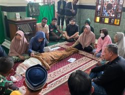 Wali Kota Bekasi Tinjau Banjir dan Sambangi Keluarga Korban yang Terseret Arus