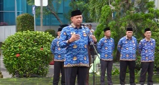 Kota Bekasi - Wali Kota Bekasi, Tri Adhianto saat memimpin apel pagi, Senin (19/1/2026). Foto: Ist/Gobekasi.id.