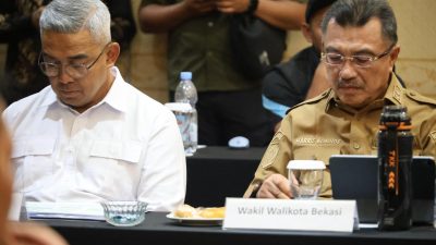Kota Bekasi - Wakil Wali Kota Bekasi Abdul Harris Bobihoe dalam Forum Diskusi Aktual bertajuk Strategi Pengelolaan Kawasan Stadion Sepak Bola di Daerah Berbasis Pemberdayaan UMKM, Rabu (21/1/2026). Foto: Ist/Gobekasi.id.