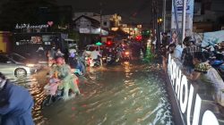 Banjir Rendam Akses Utama Warga, Jalan Pengasinan Padat