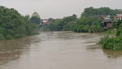 Kota Bekasi - Pantauan kondisi Kali Bekasi, Sabtu (24/1/2026). Foto: Gobekasi.id.