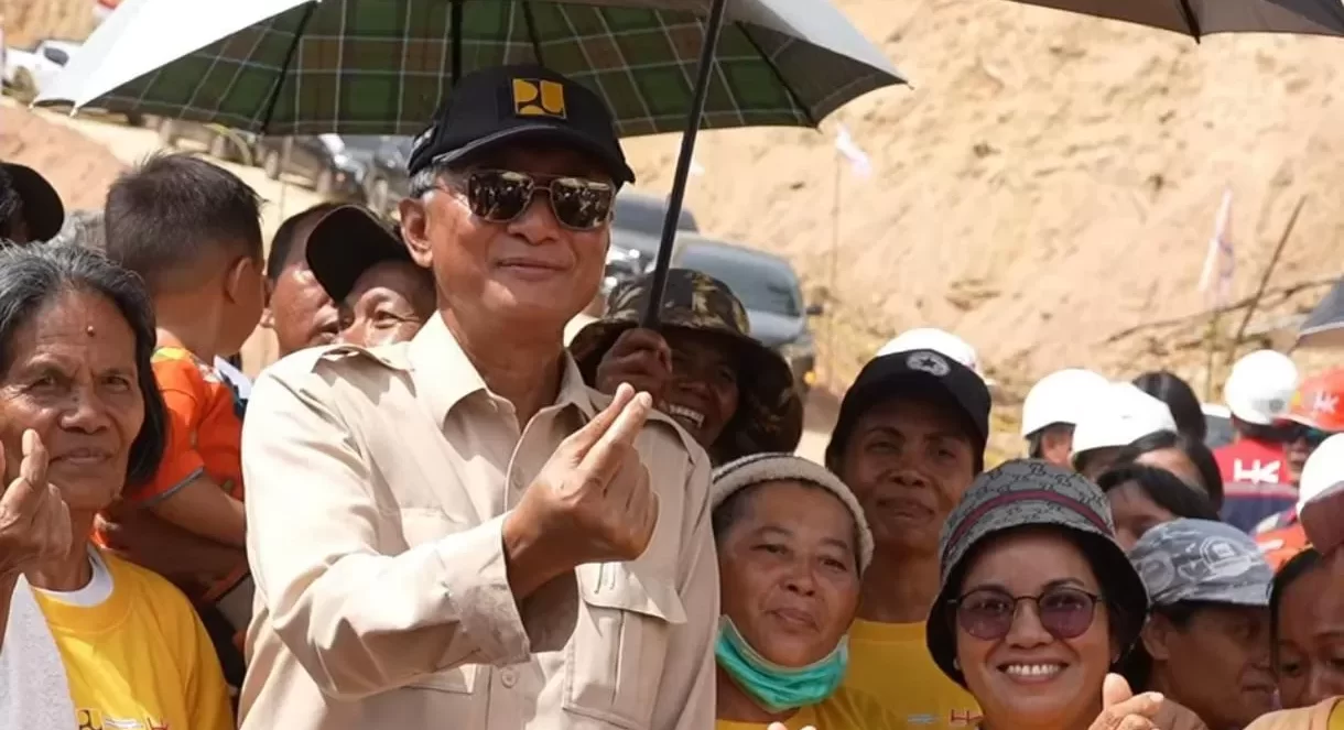 Kota Bekasi - Menteri Pekerjaan Umum Dody Hanggodo meninjau lokasi penanganan banjir di Desa Setiamekar, Kecamatan Sukawangi, Sabtu (24/1/2026). Foto: Ist/Gobekasi,id.