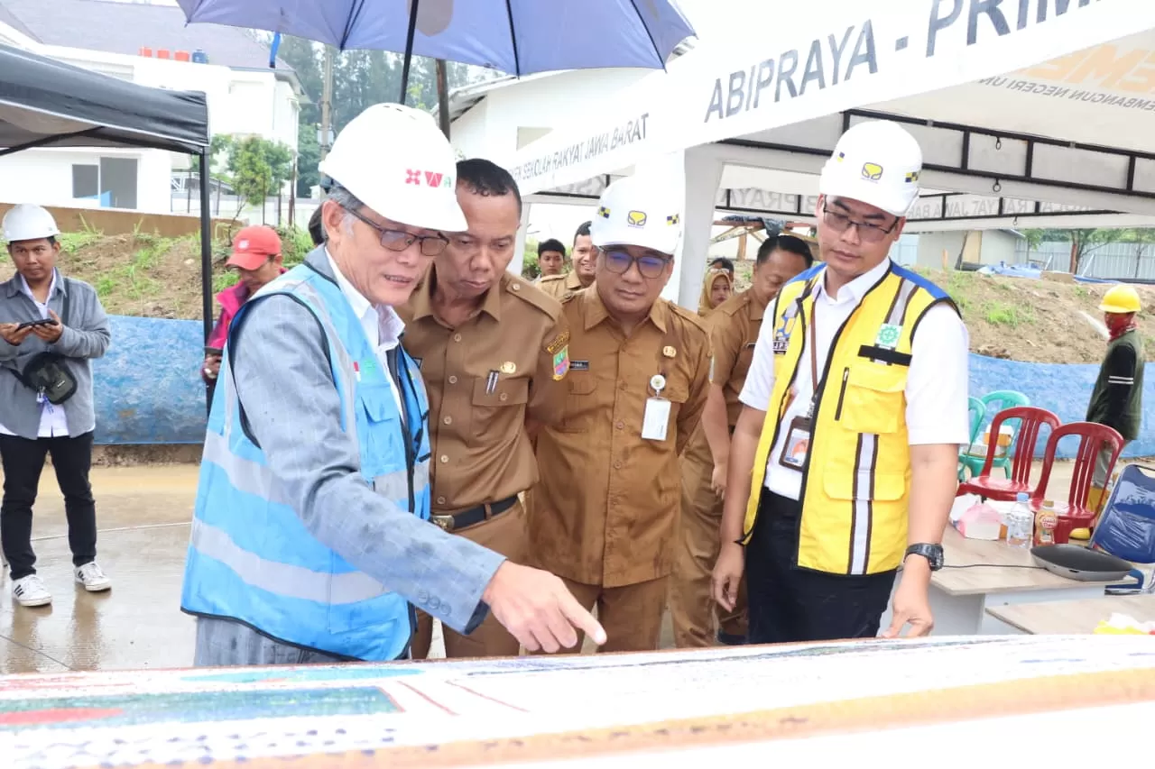 Kabupaten Bekasi -Groundbreaking Sekolah Rakyat (SR) serentak nasional yang dilaksanakan secara virtual dan dipusatkan di Desa Sukamahi, Kecamatan Cikarang Pusat, Senin (12/1/2026). Foto: Ist
