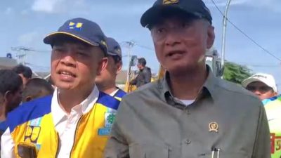 Kabupaten Bekasi - Menteri Pekerjaan Umum Dody Hanggodo meninjau lokasi penanganan banjir di Desa Setiamekar, Kecamatan Sukawangi, Sabtu (24/1/2026). Foto: Ist/Gobekasi,id.