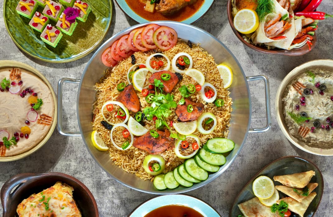 Kota Bekasi - Variasi menu yang beragam ini dirancang untuk memenuhi selera keluarga, sahabat, maupun rekan kerja yang ingin berbuka bersama Lime Restaurant yang berada di lantai UG Fairfield by Marriott Bekasi. Foto: Ist/Gobekasi.id.