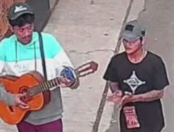 Dua Pengamen Curi Motor Warga di Serang Baru, Aksi Terekam CCTV