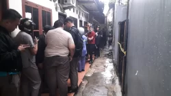 Kota Bekasi - Suasana kontrakan korban yang ditemukan tewas berlumur darah. Foto: Ist