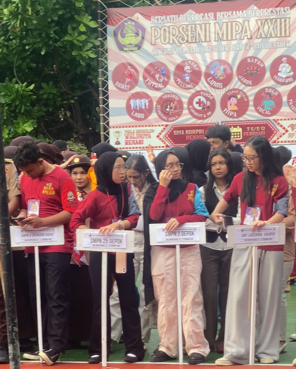 Kota Bekasi - Peserta Porseni dan MIPA XXIII untuk tingkat SMP sederajat se-Jabodetabek yang terselenggara di SMA Korpri Kota Bekasi, Sabtu (7/2/2026). Foto: Gobekasi.id.