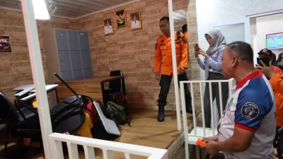 Kota Bekasi - Wali Kota Bekasi, Tri Adhianto, meresmikan Ruang Simulator Gempa di kantor BPBD, Jumat (13/2/2026). Foto: Ist/Gobekasi.id.