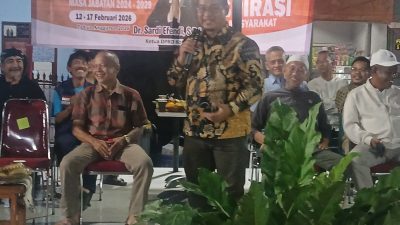 Kota Bekasi - Warga Perumahan Alinda, RW 21 Kelurahan Pejuang, Kecamatan Bekasi Utara, tumpah ruah dalam agenda reses Ketua DPRD Kota Bekasi, Sardi Efendi, Sabtu (14/2/2026). Foto: Ist/Gobekasi.id.