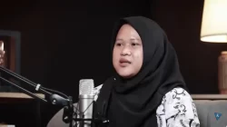Tangis Guru Honorer Bekasi di DPR, Upah di Bawah UMR, Nyambi Jadi Buruh Cuci hingga Usul Badan Guru Nasional