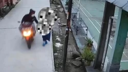Kota Bekasi - Rekaman CCTV pemotor melakukan tindak asusila terhadap siswi SMP di Bekasi Timur