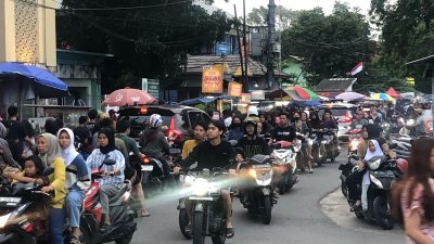Kota Bekasi - Perumnas 1 Menjadi Salah satu lokasi untuk berburu takjil saat Ramadan jelang berbuka puasa. Foto: Ist