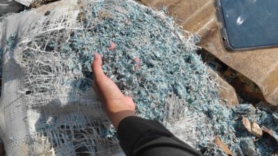 Kabupaten Bekasi - Pegawai Bank Indonesia Tinjau Lokasi Temuan Cacahan Uang di TPS Liar Setu