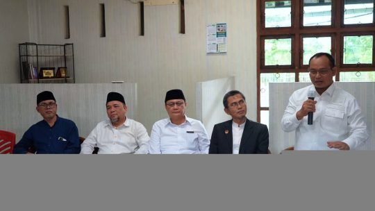 Kota Bekasi - Ketua DPRD Kota Bekasi Sardi Efendi menghadiri peresmian Kantor Sekretariat Dewan Pengurus Daerah Perkumpulan Orang Tua Anak Disabilitas Indonesia (PORTADIN) Bekasi Raya. Foto: Ist/Gobekasi.id.