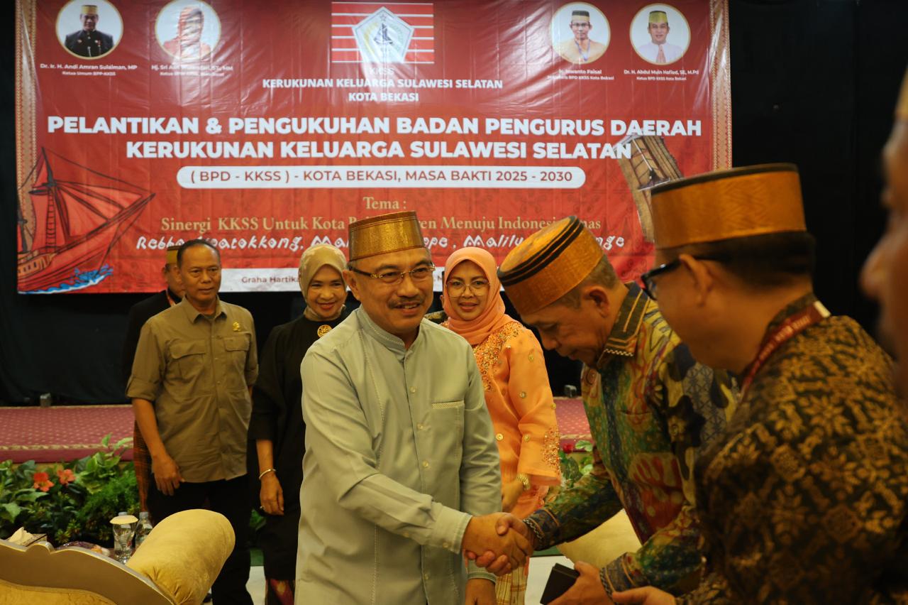 Kota Bekasi - Wakil Wali Kota Bekasi Abdul Harris Bobihoe menghadiri pelantikan Badan Pengurus Daerah Kerukunan Keluarga Sulawesi Selatan (BPD KKSS) periode terbaru di Bekasi Selatan. Foto: Ist/Gobekasi.id.