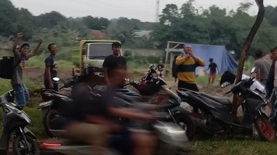 Kota Bekasi - Para terduga pelaku yang melakukan pelecehan verbal atau catcalling kepada Anjani, saat berjalan santai di kawasan Vida, Kota Bekasi, Rabu (18/2/2026). Foto: Doc.korban