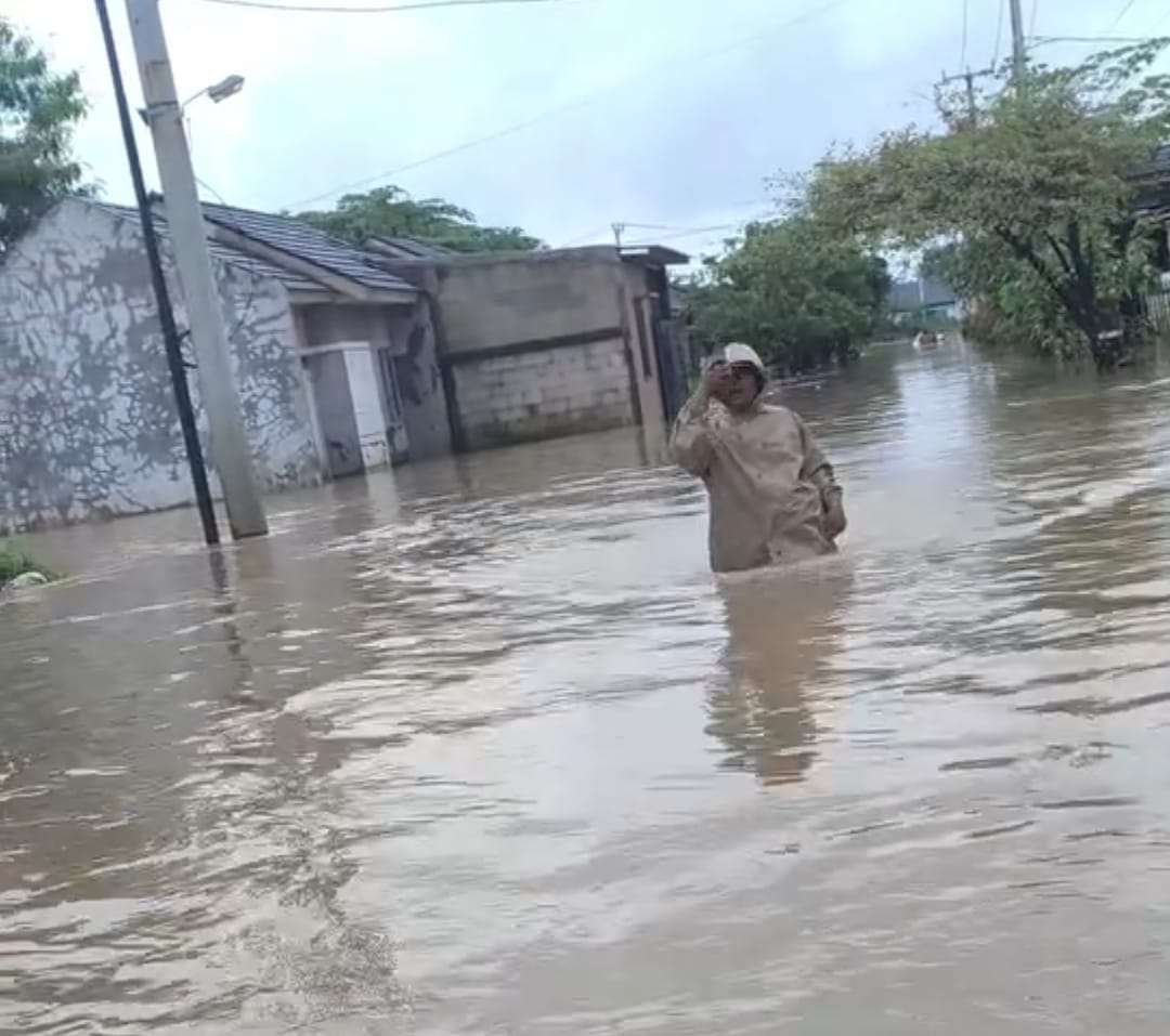 Kabupaten Bekasi - Banjir di Perumahan Bekasi Green Village, Desa Sukamekar, Kecamatan Sukawangi, Kabupaten Bekasi, Jumat (20/2/2026). Foto: Gobekasi.id.