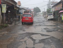 Pemkot Bekasi Gelontorkan Rp 3,5 Miliar Perbaiki Jalan Raya Caringin, Target Rampung Tiga Pekan