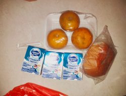 Hanya Susu, Jeruk, dan Roti untuk Tiga Hari, Paket MBG di PAUD Wisma Jaya Diprotes Orang Tua