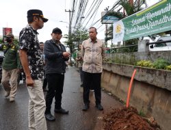 Digali Lagi, Jalan Rusak Lagi: Tri Adhianto Turun Tangan Soal Proyek Fiber Optic di Pondok Gede