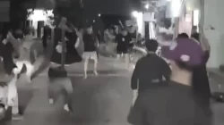Kabupaten Bekasi - Tangkapan layar tawuran remaja di KH Ahmad Junaidi, Kampung Bogor, Desa Pusaka Rakyat, Kecamatan Tarumajaya, Kabupaten Bekasi.