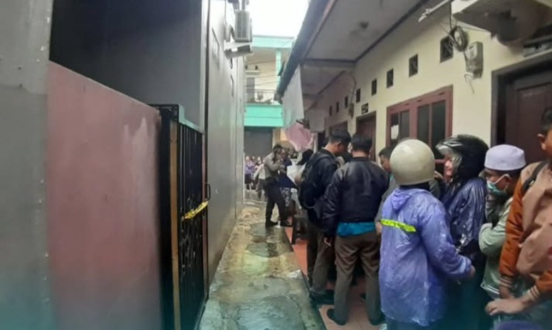 Kota Bekasi - Suasana kontrakan korban yang ditemukan tewas berlumur darah. Foto: Ist