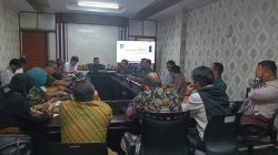Kota Bekasi - Perwakilan warga PML mengadu ke DPRD Kota Bekasi untuk mendorong pembangunan tanggul untuk mengantisipasi ancaman banjir2,5 meter di wilayahnya. Foto: Ist