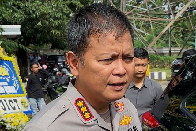 Kota Bekasi - Kapolres Metro Bekasi Kota Kusumo Wahyu Bintoro di lokasi TKP Tewasnya Ermanto Usman (65) di Perumahan Prima Lingkar Asri, Jatibening, Pondok Gede, Selasa (3/3/2026). Foto: Ist