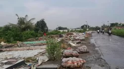 Bangli Dibongkar, Sampah Menggunung: Wajah Baru Bantaran Sungai di Kabupaten Bekasi