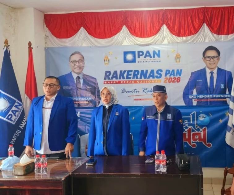 Kota Bekasi - Achmad Rivai, politisi muda yang kini duduk di kursi DPRD Kota Bekasi, resmi ditetapkan sebagai Ketua DPD PAN Kota Bekasi. Foto: Ist/Gobekasi.id.