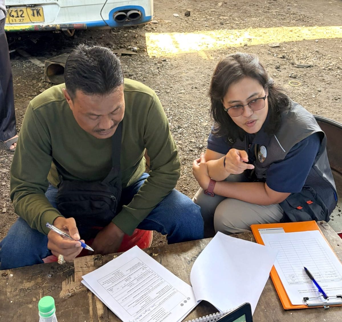 Kota Bekasi - Cegah Kecelakaan saat Mudik, Kemnaker Periksa Kesehatan dan Kelelahan para sopir Bus. Foto: Ist/Gobekasi.id.