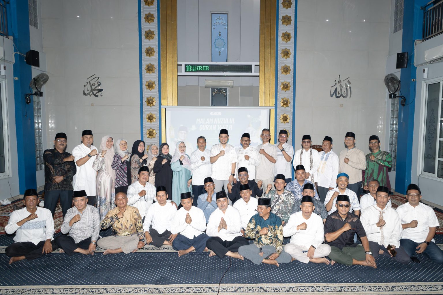Kota Bekasi - Peringatan Nuzulul Quran 1447 Hijriah yang dirangkaikan dengan kegiatan buka puasa bersama di lingkungan Perumda Tirta Bhagasasi, Kamis (5/3/2026). Foto: Ist/Gobekasi.id.