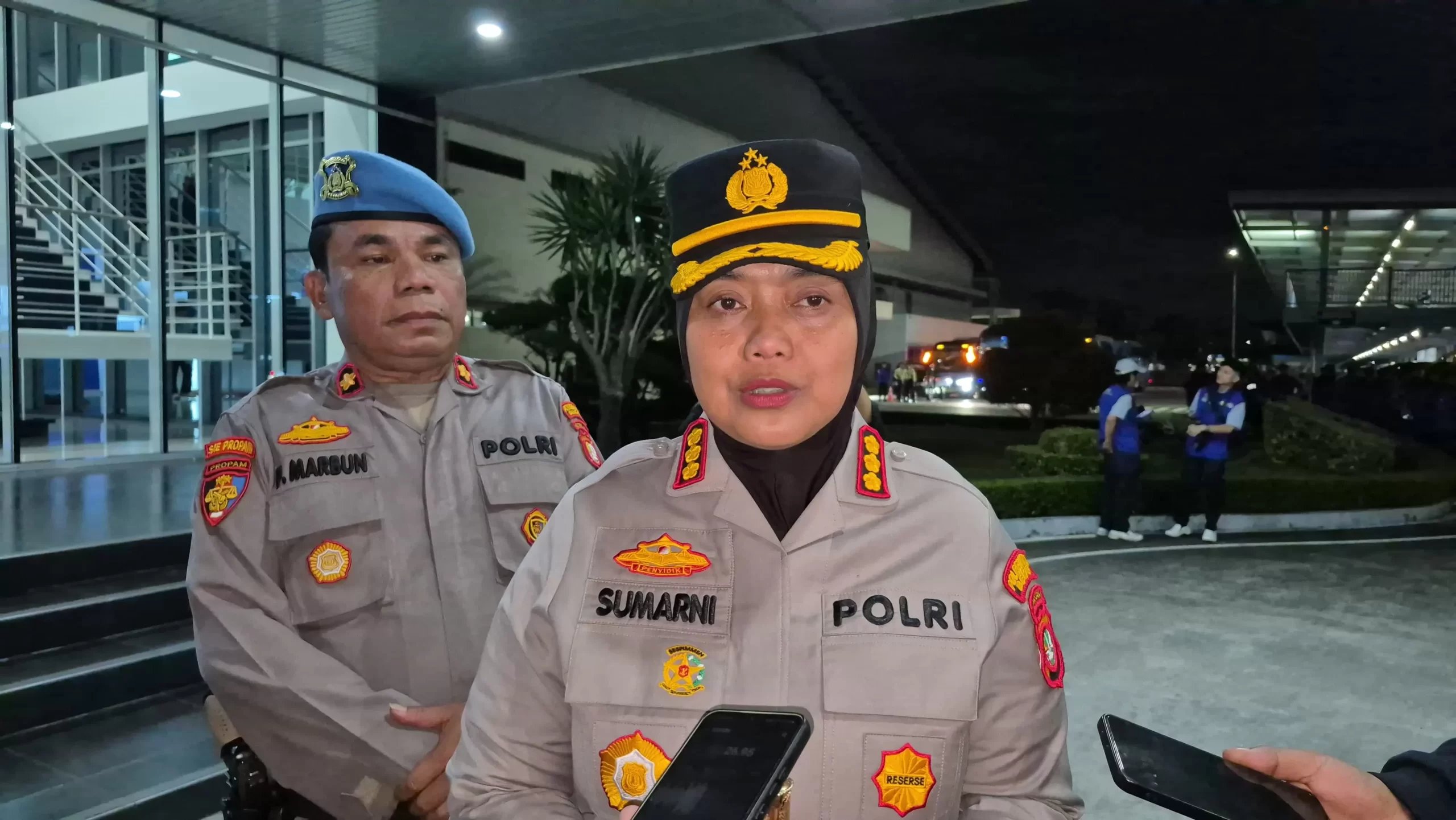 Kabupaten Bekasi - Kapolres Metro Bekasi, Kombes Pol Sumarni dalam Gelar Night Run di Stadion Wibawa Mukti. Foto: Ist/Gobekasi.id.