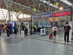 Libur Lebaran 2026: Ratusan Ribu Warga Bekasi “Serbu” Monas dan Kota Tua via Stasiun Cikarang