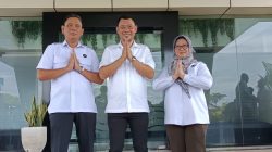 Kabupaten Bekasi - Direktur Utama Perumda Tirta Bhagasasi, Reza Lutfi (tengah). Foto: Ist/Gobekasi.id.