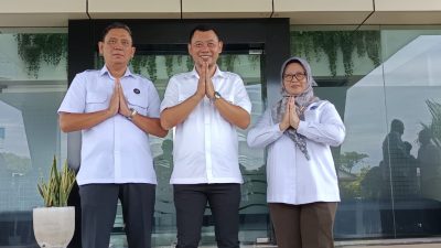 Kabupaten Bekasi - Direktur Utama Perumda Tirta Bhagasasi, Reza Lutfi (tengah). Foto: Ist/Gobekasi.id.