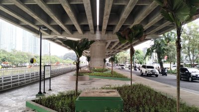 Kota Bekasi - Taman Kalimalang yang ada di bawah Tol Becakayu, Kota Bekasi. Foto: Ist/Gobekasi.id.