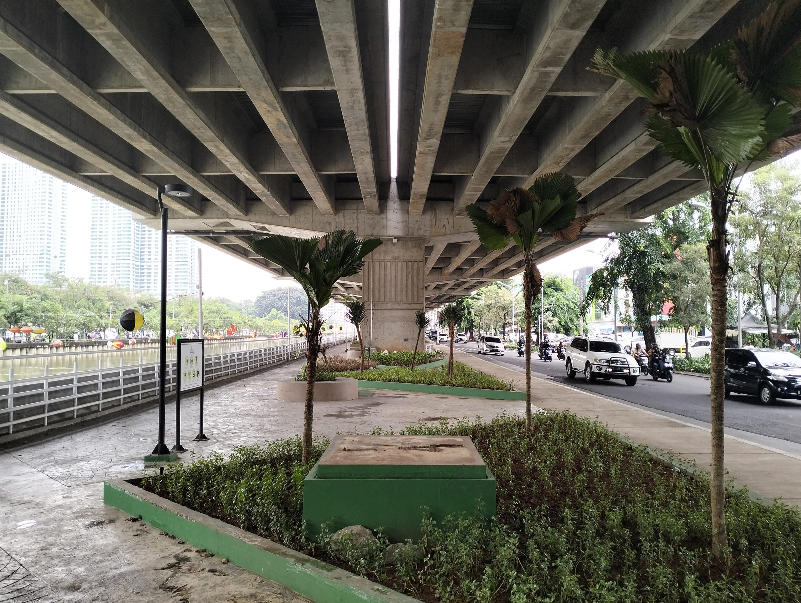 Kota Bekasi - Taman Kalimalang yang ada di bawah Tol Becakayu, Kota Bekasi. Foto: Ist/Gobekasi.id.