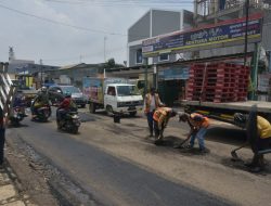 Jelang Mudik Lebaran, Pemkab Bekasi Percepat Perbaikan Jalan Rusak di Kalimalang dan Jalur Pantura
