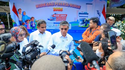 Jakarta - Menteri Ketenagakerjaan, Yassierli,usai melepas keberangkatan 12.690 pekerja beserta keluarganya dalam program mudik gratis Lebaran 2026. Foto: Ist/Gobekasi.id.