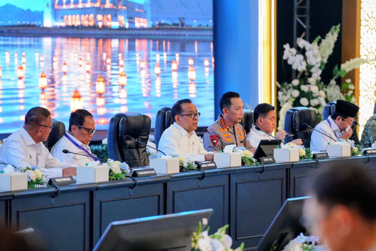 Jakarta -Kapolri Jenderal Listyo Sigit Prabowo mempimpin rapat koordinasi lintas sektoral terkait kesiapan operasi ketupat di Gedung PTIK, Jakarta Selatan, Senin (2/3/2026). Foto: Ist/Gobekasi.id.