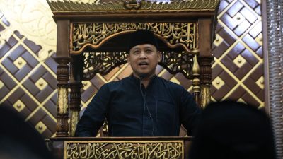 Kota Bekasi - Wali Kota Bekasi, Tri Adhianto, menghadiri kegiatan tarawih keliling di Masjid Jami Nurul Ikhwan, Kelurahan Harapan Baru, Kecamatan Bekasi Utara, Selasa (3/2/2026). Foto: Ist/Gobekasi.id.