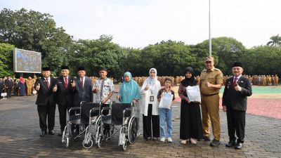 Kota Bekasi - Di tengah perayaan Hari Ulang Tahun (HUT) ke-29 Kota Bekasi, Wali Kota Bekasi Tri Adhianto mengirimkan pesan kuat kepada jajarannya: pelayanan publik bukan sekadar administrasi, melainkan soal rasa dan kepedulian. Foto: Ist/Gobekasi.id.