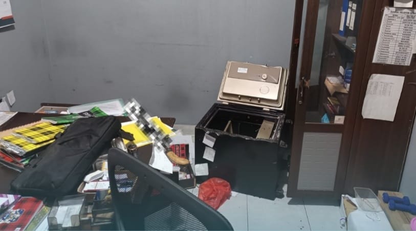 Kota Bekasi - Kawanan perampok mengobrak - abrik tempat khusus karyawan SPBU 34.17604 Kebalen, RT 01 RW 02, Kelurahan Kebalen, Kecamatan Babelan, Kabupaten Bekasi, Selasa (10/3/2026) dini hari. Foto: Ist/Gobekasi.id.